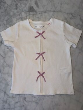 Zara White Ribbed Short Sleeve Tee with Purple Bow Trim 4Y